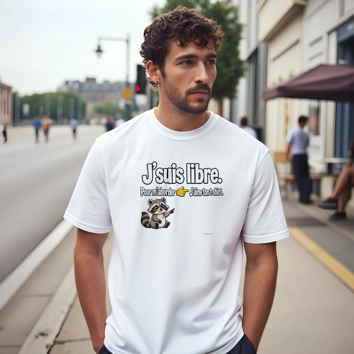 Homme portant le T-shirt Célibataire Humour Brise-Glace - couleur blanc | Khimera