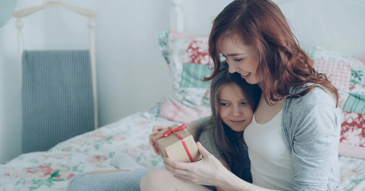 Idées cadeau fête des Mères qui vont la faire rire (et pleurer)