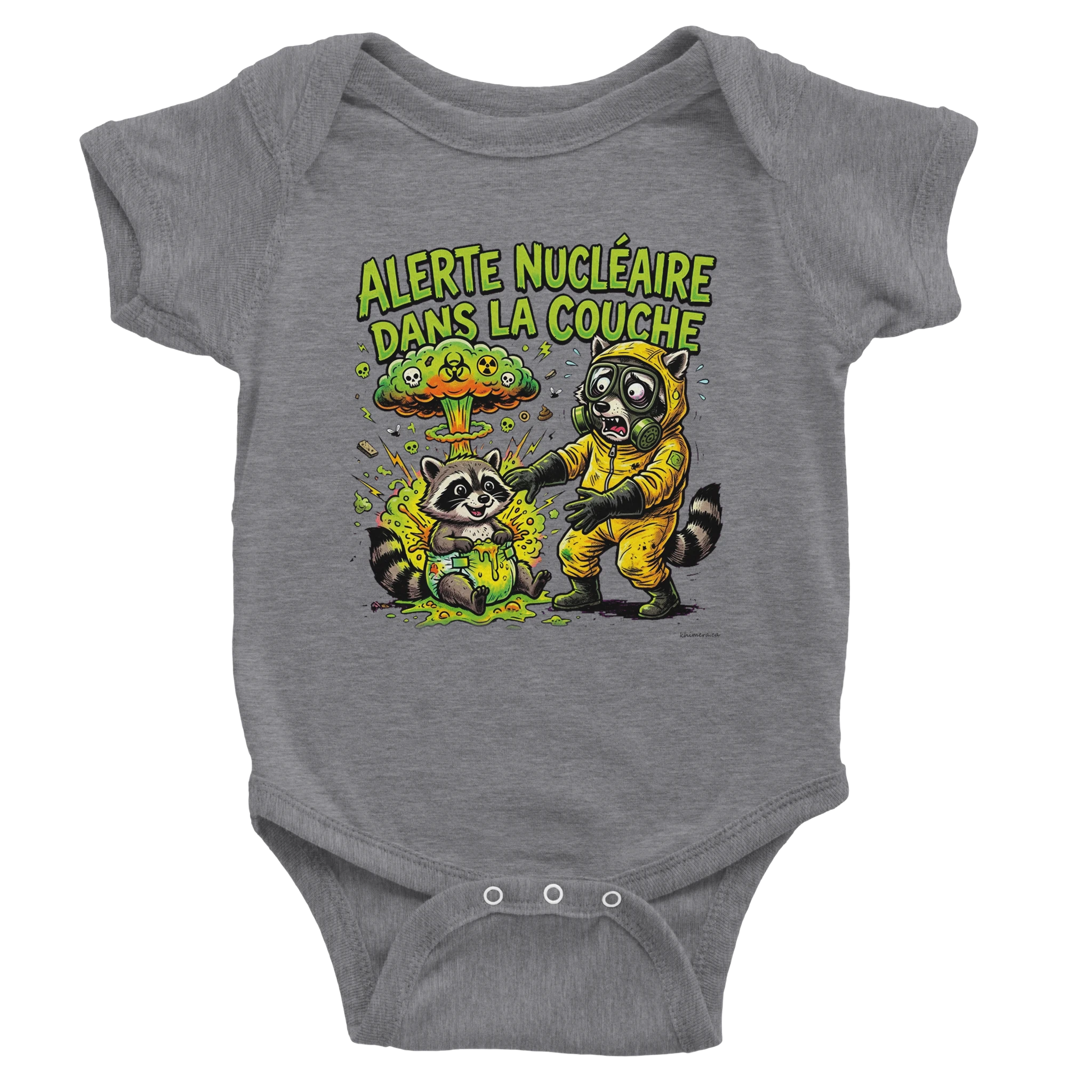 Cache-couche bébé gris humour « Alerte nucléaire dans la couche » raton laveur masque à gaz et champignon - cadeau shower drôle Québec | Khimera