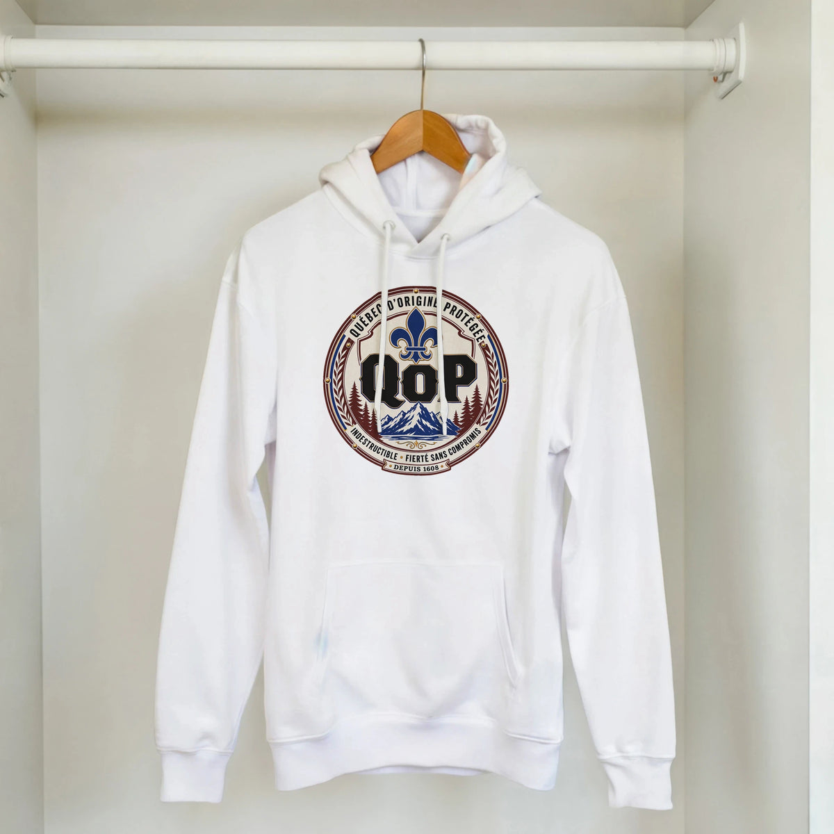 Kangourou logo QOP fierté québécoise présenté sur cintre - couleur blanc | Khimera