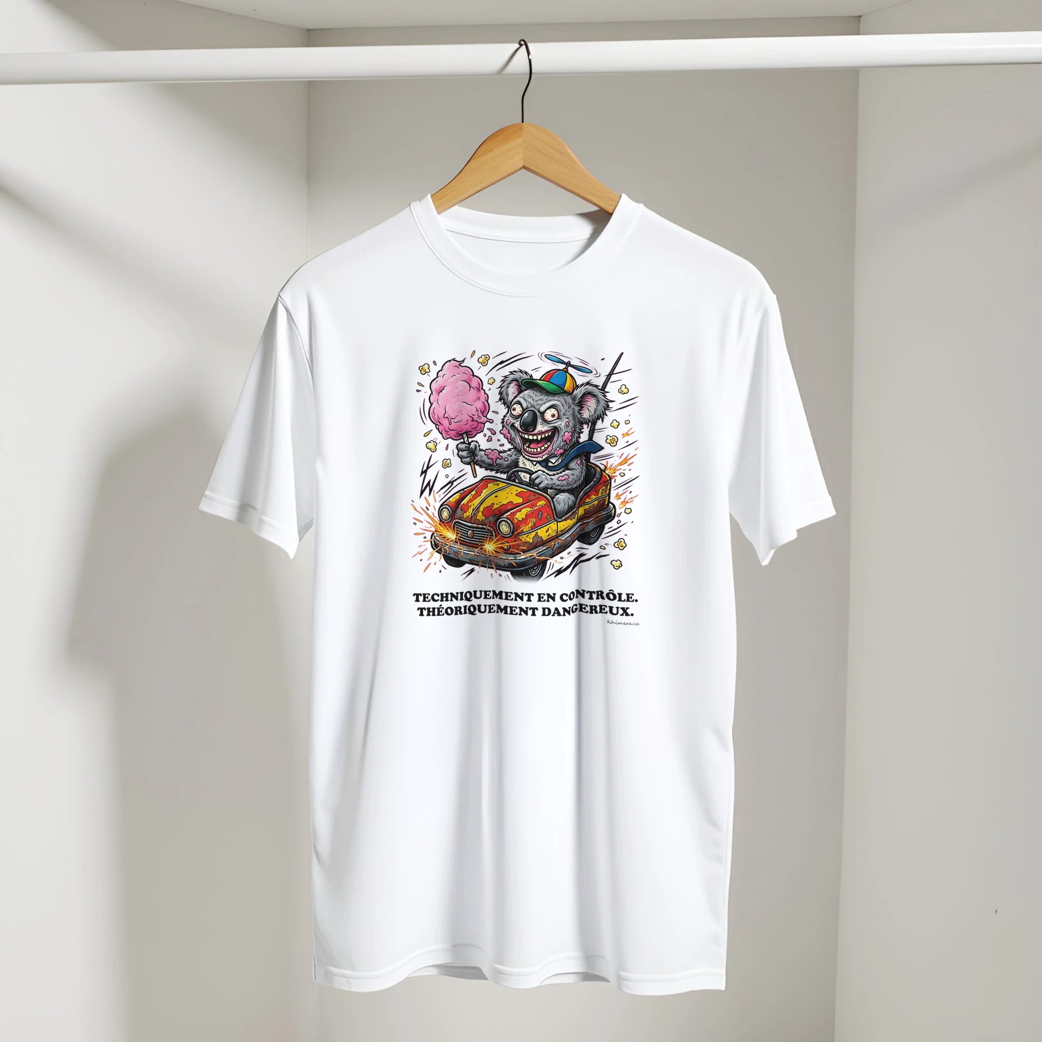 T-shirt Humour Auto Tamponneuse présenté sur cintre - couleur blanc | Khimera