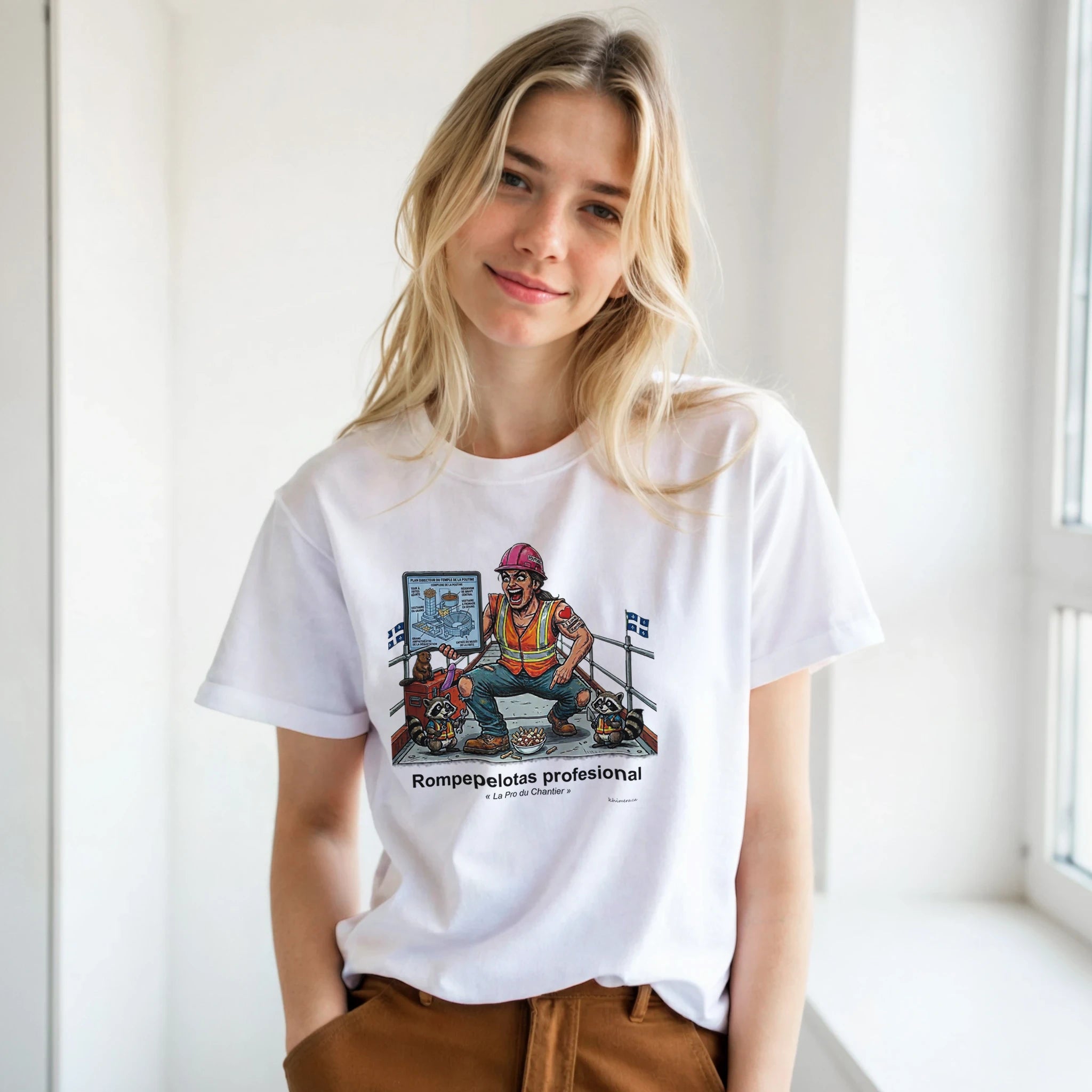 Homme portant le T-shirt Femme Chantier Humour Décalé - couleur blanc | Khimera