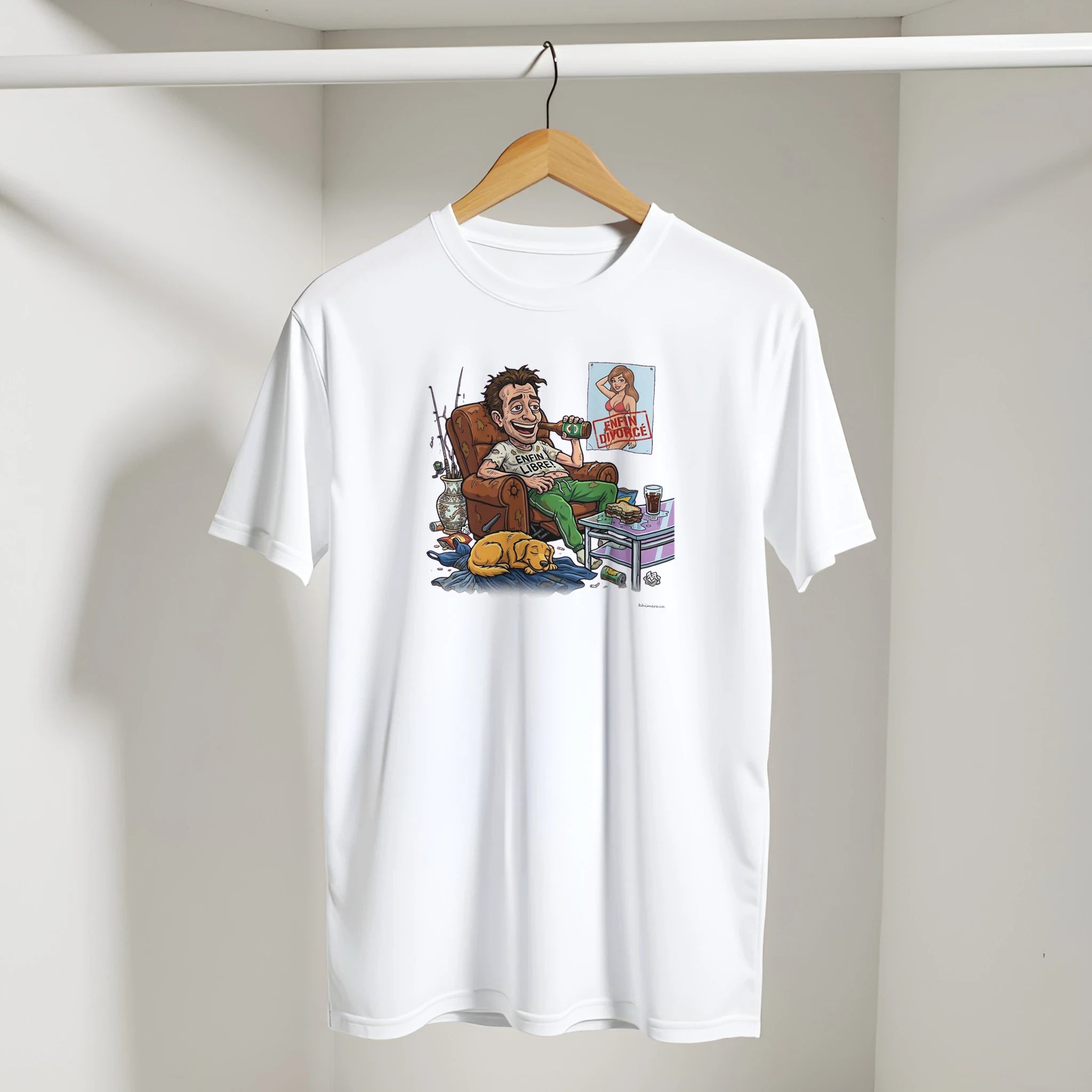Femme portant le T-shirt Humour Divorce Homme - couleur blanc | Khimera